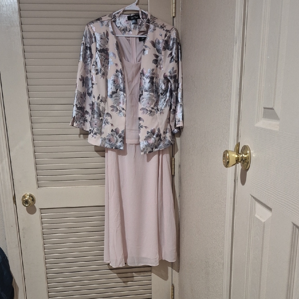 Jessica Howard Floral Dress Set in Pink and Gray